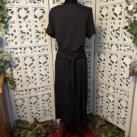 MARGAUX & LEXI LOVELY ALL BLACK SOFT & SMOOTH STRETCHY SHORT SLEEVE MAXI DRESS - Picture 6 of 12